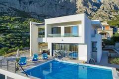 Ferienhaus - Ferienunterkunft in Makarska (9 Personen)