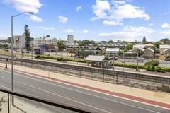 Ferienwohnung - Bright 1-Bedroom Escape with Private BBQ - Ferienunterkunft in North Fremantle (2 Personen)