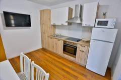 Ferienwohnung - Apartments Lenka - Two Bedroom Apartment with Garden Terrace A4 - Ferienunterkunft in Sutivan (4 Personen)