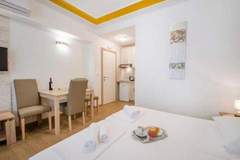Ferienwohnung - Guest House Mia (ST) - Standard Studio (A1) - Ferienunterkunft in Split (4 Personen)