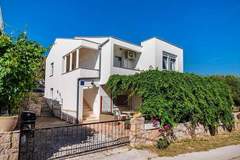 Ferienwohnung - Sea view apartment Dajana - Ferienunterkunft in Maslenica (6 Personen)