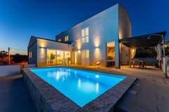 Ferienhaus - Sea view Villa Anpero - Ferienunterkunft in Maslenica (6 Personen)