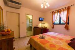 Ferienwohnung - Castelletto - Standard Twin Room wit Airport Transfer 1 - Ferienunterkunft in Cavtat (2 Personen)