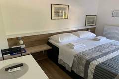 Ferienwohnung - Guesthouse Family Bosnic - Double Room with Balcony - 5 - Ferienunterkunft in Plitvicka Jezera (2 Personen)