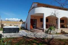 Ferienhaus - Ferienunterkunft in Peroj (6 Personen)