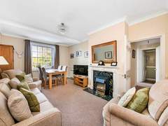 Ferienwohnung - Ferienwohnung, Appartement Kilburn Hall Apt