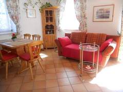 Ferienhaus - Ferienhaus mit Gemeinschaftspool und Terrasse