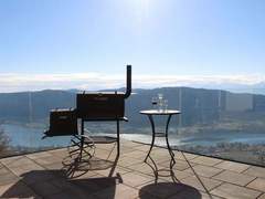 Ferienhaus - Ferienhaus Freistehendes Ferienhaus mit Blick auf den See