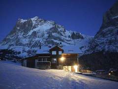 Ferienwohnung - Ferienwohnung Chalet an ruhiger Lage mit schöner Bergsicht