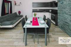 Ferienwohnung - Bled Prestigious and Stylish Apartments - Standard Studio Apartment with Terrace (owner 2) - Ferienunterkunft in Bled (6 Personen)