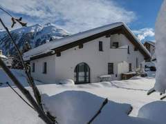 Ferienwohnung - Ferienwohnung Chesa Valetta