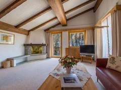 Ferienwohnung - Ferienwohnung Chesa La Furia Dach Whg 45m2