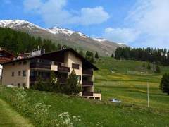 Ferienwohnung - Ferienwohnung Chesa Brünella, Wohnung Belvair