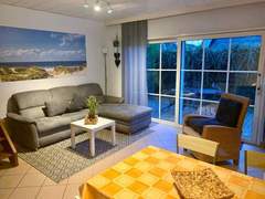 Ferienhaus - Ferienhaus Sonniges Ferienhaus hinter dem Deich