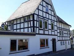 Ferienhaus - Ferienhaus Fachwerkhaus mit 5 Schlafzimmern bei Winterberg