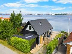 Ferienhaus - Ferienhaus Yngvy - 10m from the sea