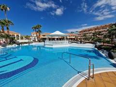 Ferienwohnung - Ferienwohnung Moderne Wohnung mit Meerblick und Pool