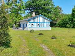 Ferienhaus - Ferienhaus Großes Ferienhaus in Mézos mit Großer Terrasse