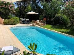 Ferienhaus - Ferienhaus Charmante Villa mit Pool und Golfplatz