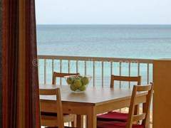 Ferienwohnung - Ferienwohnung Komfortables Appartement in erster Meereslinie