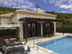 Ferienhaus - Ferienhaus Schönes Haus in Apollonii mit privatem Pool