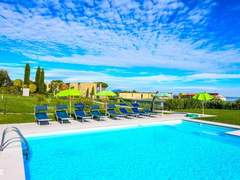 Ferienwohnung - Ferienwohnung Wohnung mit Balkon, Schwimmbad und Seeblick