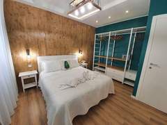 Ferienwohnung - Ferienwohnung Deluxe Apartment mit privatem Balkon