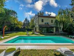 Ferienhaus - Ferienhaus Licht unter den Buchen, Marche Urlaub, privater Pool