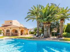 Ferienhaus - Ferienhaus Haus mit privatem Pool, Garten und privatem Parkplatz