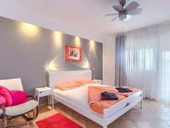 Ferienwohnung - Ferienwohnung Geräumige Ferienwohnung Lavanda 4