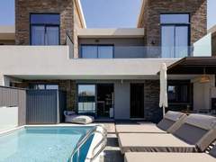 Ferienhaus - Ferienhaus VillAgioi Villa II 2-BR Pool Villa, zu Fuß zum Strand