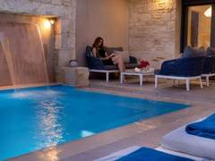 Ferienhaus - Ferienhaus Gut ausgestattete Villa mit Pool und privatem Garten