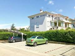 Ferienwohnung - Ferienwohnung Wohnung in Zambratija mit Gemeinsamem Grill