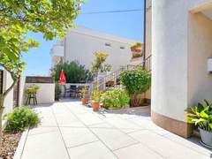 Ferienwohnung - Ferienwohnung Wohnung Maja mit Terrasse