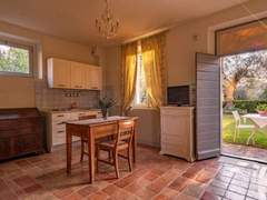 Ferienwohnung - Ferienwohnung Studio-Apartment mit Sommerpool, Garten und Aussicht