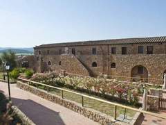 Ferienwohnung - Ferienwohnung Zwei-Zimmer-Wohnungen im ersten Stock mit kleinem Außenbalkon