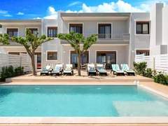 Ferienhaus - Ferienhaus Sunlight Villa Beheizter Pool