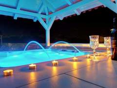 Ferienwohnung - Ferienwohnung mit Jacuzzi, Garten und Parkplatz