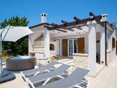 Ferienhaus - Ferienhaus in Pomer mit Parkplatz