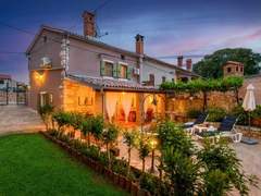 Ferienhaus - Ferienhaus mit Garten, Terrasse und Grill