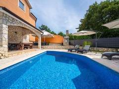 Ferienhaus - Ferienhaus Villa Fortuna für bis zu 9 Personen und mit beheiztem Aussenpool