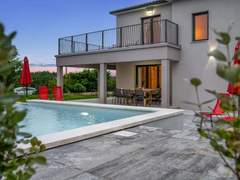 Ferienhaus - Ferienhaus Villa Family Love mit Garten und Spielplatz