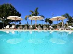 Ferienwohnung - Ferienwohnung Angenehme Wohnung mit Terrasse, Schwimmbad