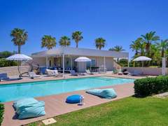 Ferienhaus - Ferienhaus Anthea, Villa mit Pool und Fußball-Tennisplatz nur wenige Kilometer vom Strand