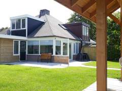 Ferienhaus - Ferienhaus mit privatem Garten und Terrasse