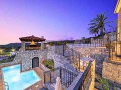 Ferienhaus - Ferienhaus Acrothea Villa Beheizter Pool