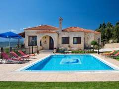 Ferienhaus - Ferienhaus Familienvilla mit privatem Pool und Kinderbereich