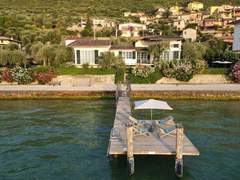 Ferienhaus - Ferienhaus Luxusvilla am Gardasee mit privatem Badesteg