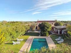 Ferienhaus - Ferienhaus Restauriertes Landhaus in Búger