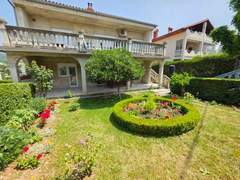 Ferienwohnung - Ferienwohnung Wohnung für 6 Personen mit Terrasse